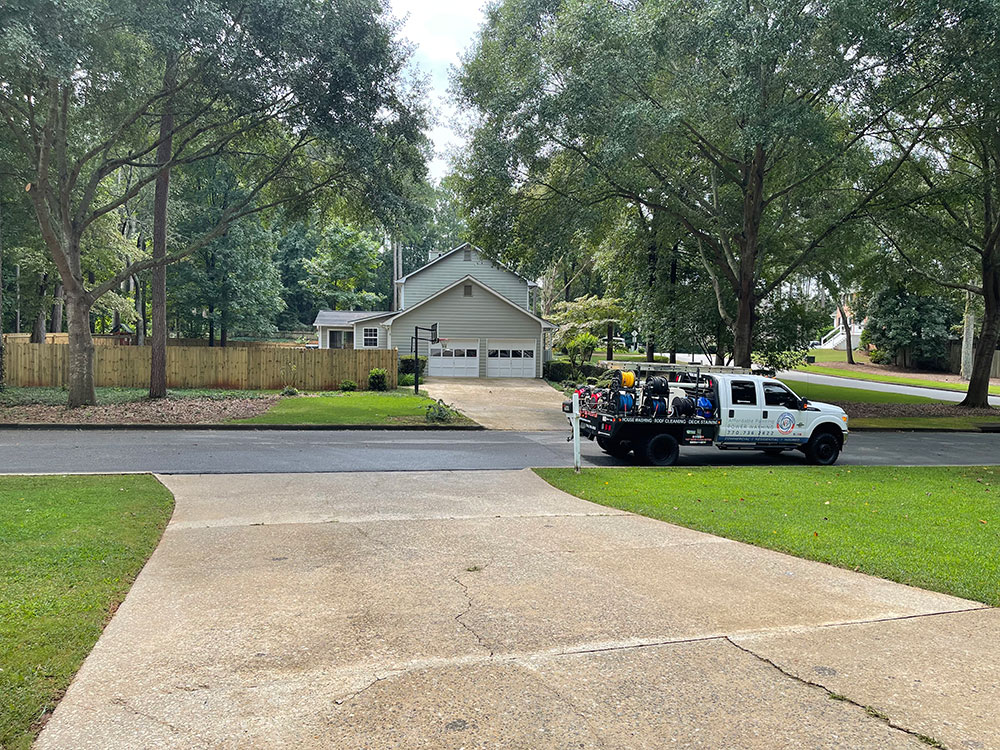 Driveway Cleaning on Haverhill Trail in Lawrenceville, GA