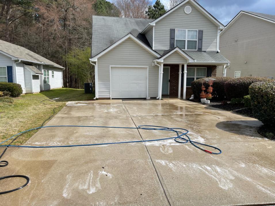 House Washing and Driveway Cleaning in Oxford, GA