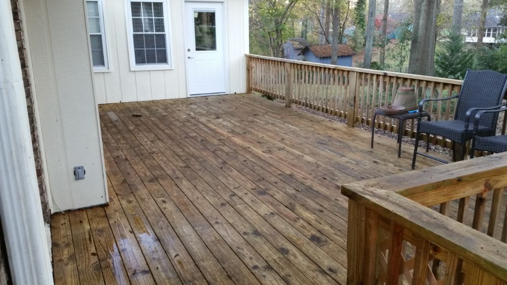 House Washing and Deck Cleaning in Snellville, GA 30039